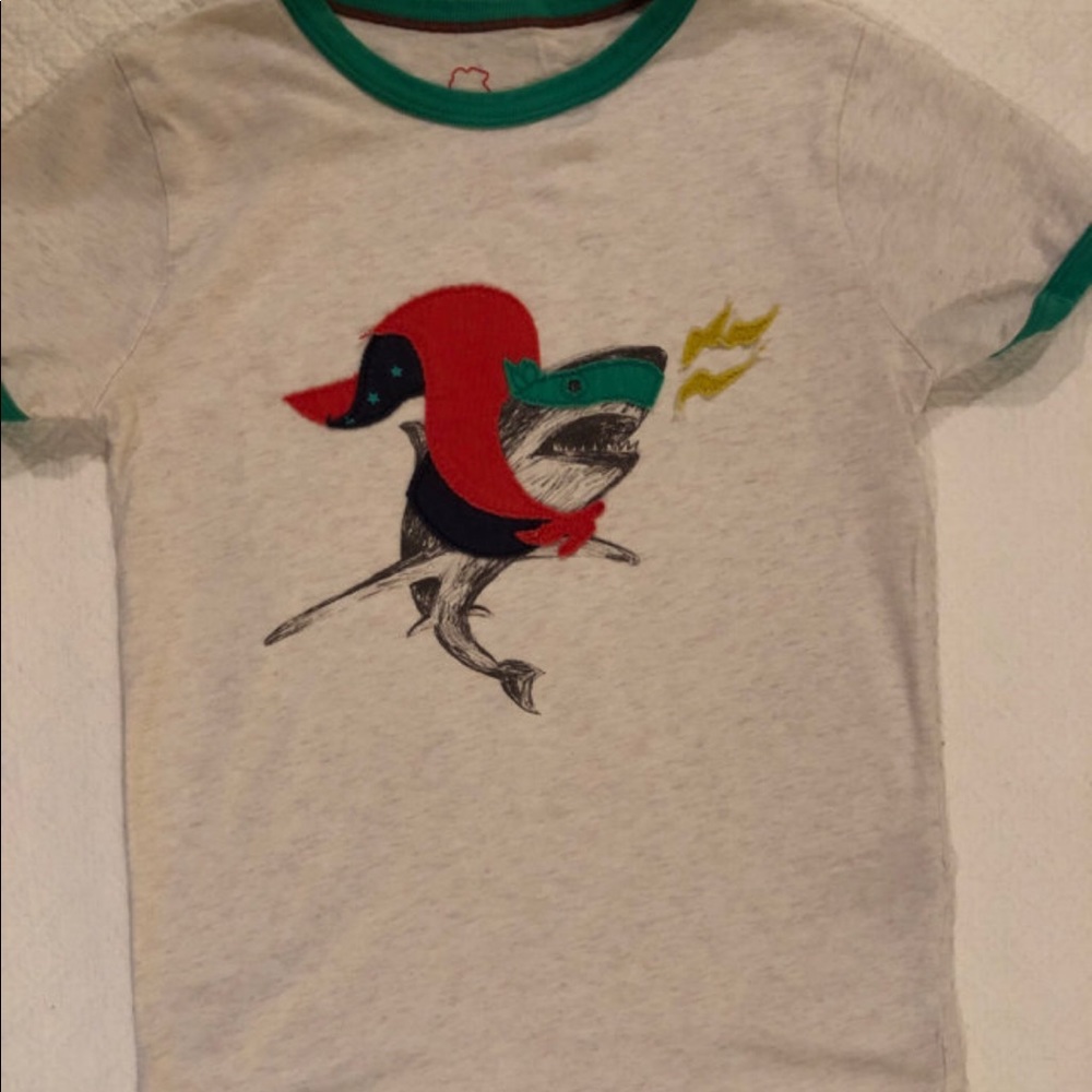 Mini Boden Super Shark appliqué shirt
